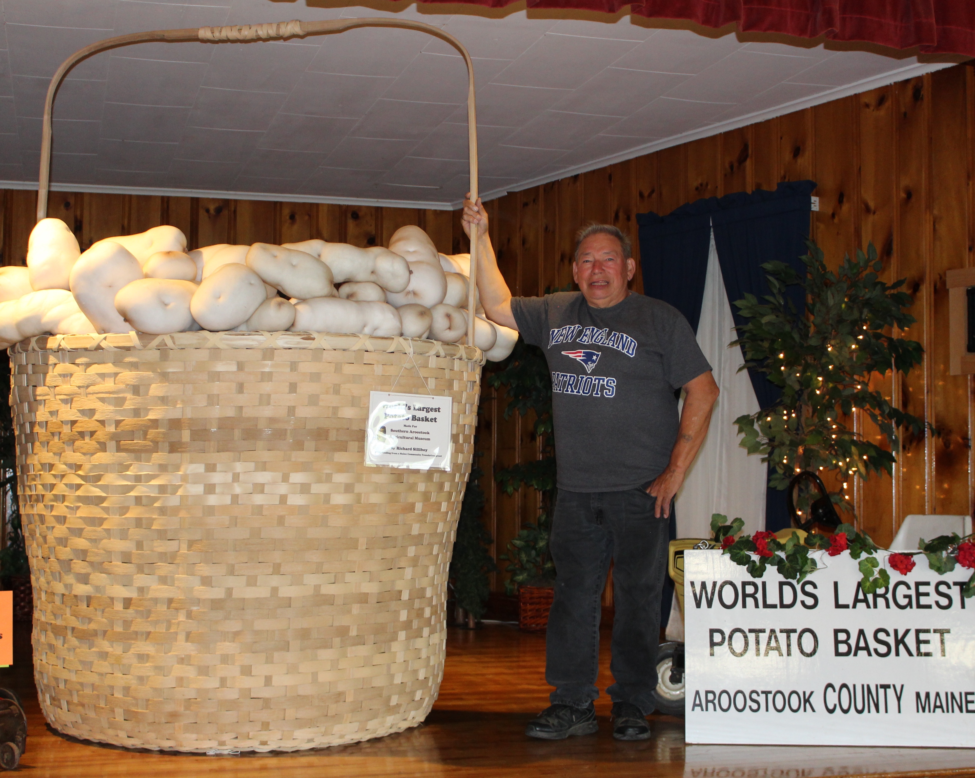 Silliboy and largest potato basket Silliboy and largest potato basket